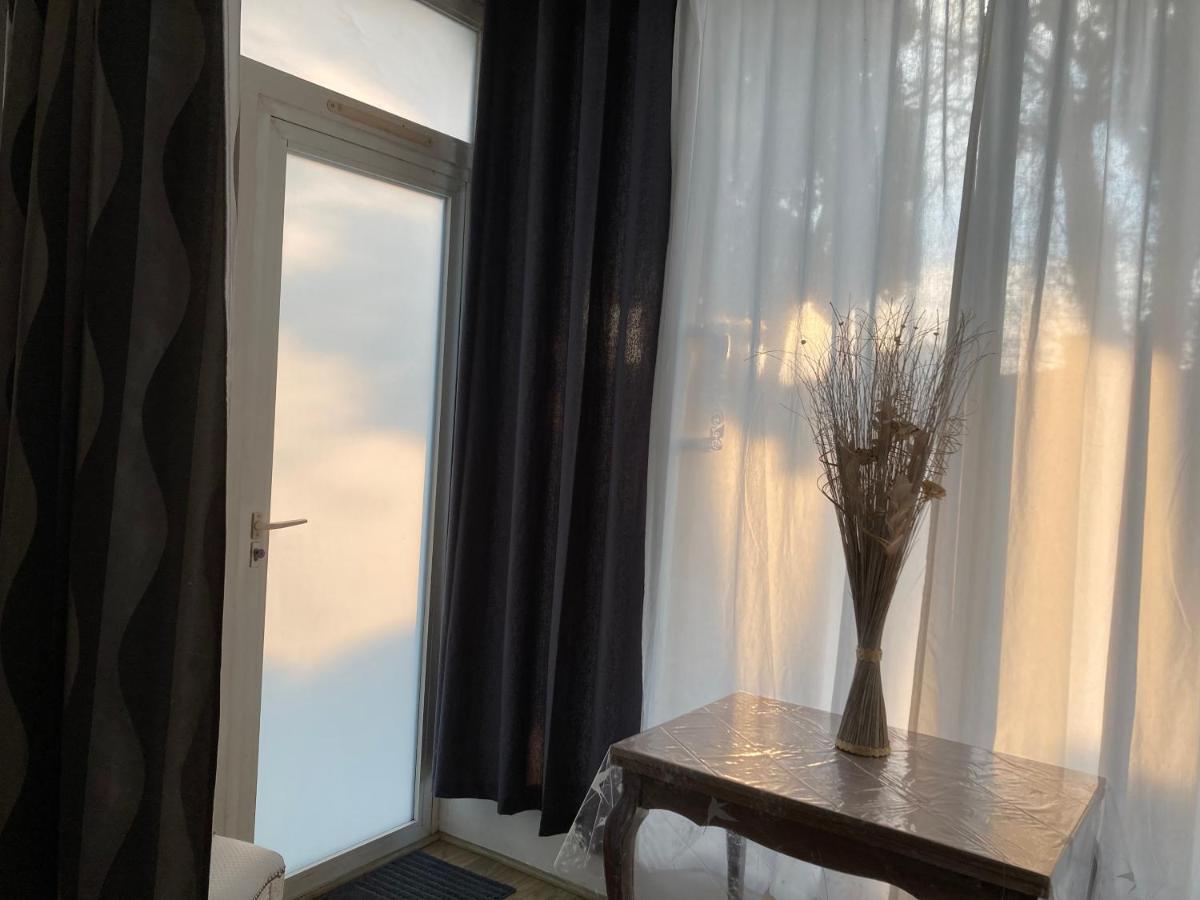 Gite Comme A La Maison Йер Экстерьер фото