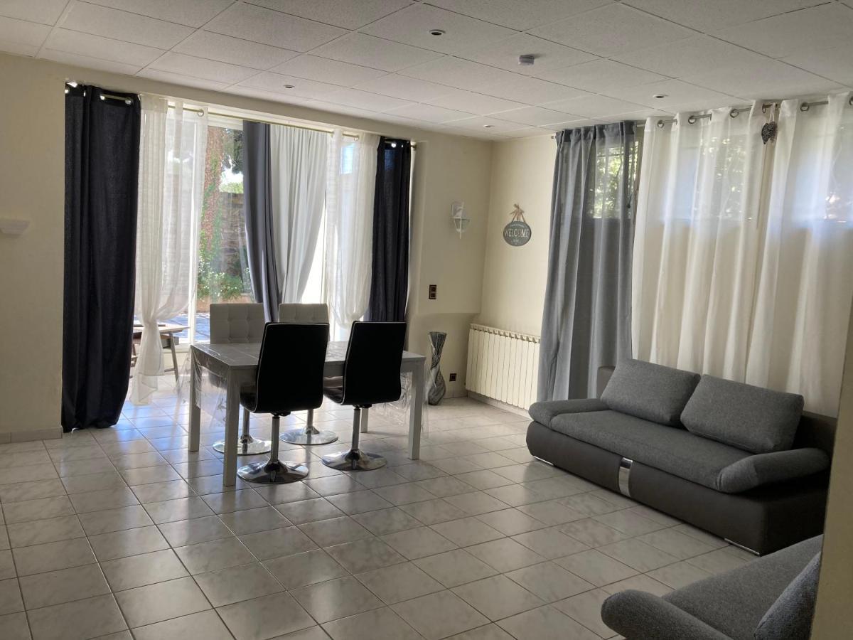 Gite Comme A La Maison Йер Экстерьер фото