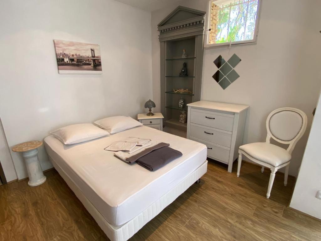 Gite Comme A La Maison Йер Экстерьер фото